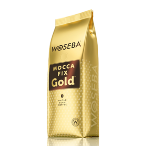 Kawa mielona Fix Gold 250g Woseba MOCCA FIX GOLD to mieszanka ziaren pochodzących z Afryki, Azji i Ameryki Południowej. Jej niepowtarzalny aromat i harmonijny smak są wynikiem długiego procesu prażenia. Doskonała do parzenia w ekspresach ciśnieniowych, przelewowych, jak i metodą tradycyjną. Kawa palona mielona. Właściwości kawy: a. Kawa obniża stres. b. Poprawia potencję. c. Zmniejsza ryzyko cukrzycy. d. Zmniejsza ryzyko depresji. e. Poprawia krążenie krwi. f. Chroni przed choroba parkinsona. g. Spala tłuszcz. h. Zawiera antyoksydanty. i. Chroni przed nowotworami. j. Chroni przed promieniami uv. k. Poprawia humor. Zaleca się codzienne spożywanie kawy ze względu na kofeinę która pobudza do aktywności fizycznej i umysłowej. Polifenole zawarte w kawie mogą odgrywać role w profilaktyce wielu chorób. Witaminy kawy takie jak B2, B3, B5. Minerały takie jak magnez, potas czy mangan. Wywiera pozytywny wpływ na układ nerwowy, krwionośny również zapobiega objawom chorób starości takich jak Parkinson czy Alzheimer.